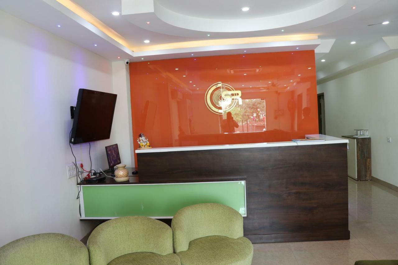 Hotel S.R. Residency Zirakpur Esterno foto