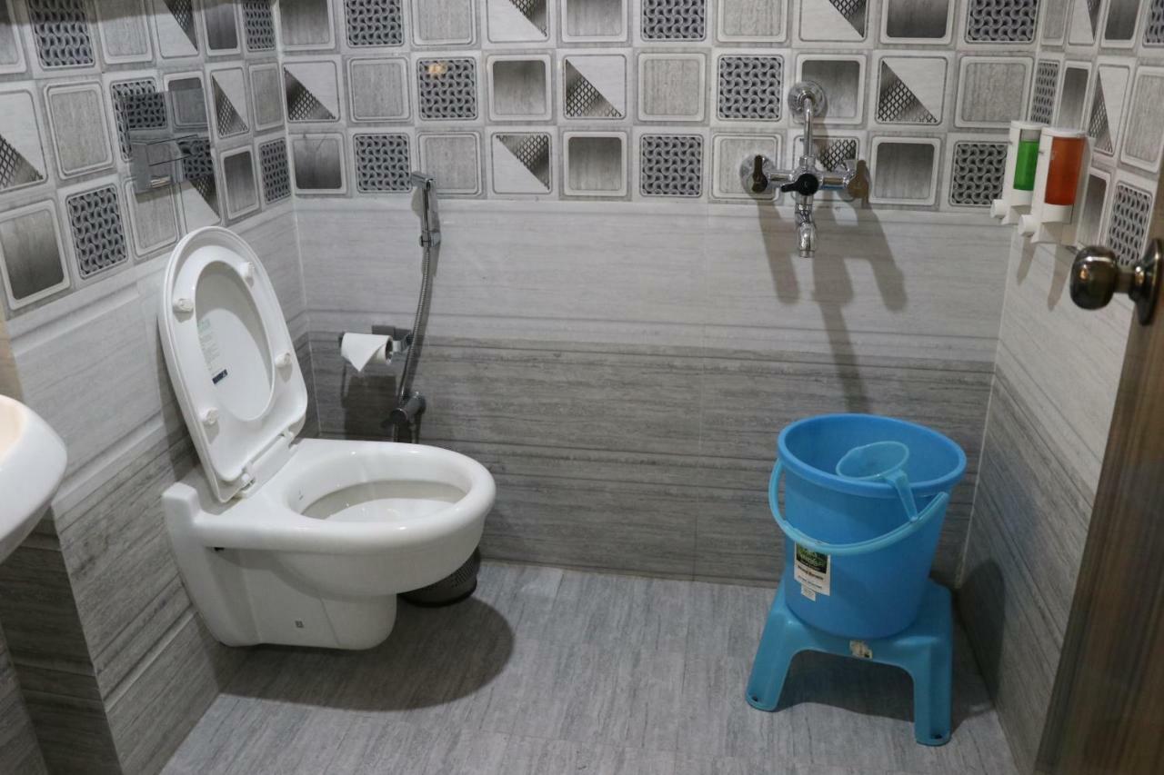 Hotel S.R. Residency Zirakpur Esterno foto