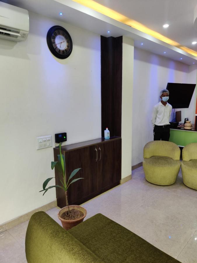 Hotel S.R. Residency Zirakpur Esterno foto